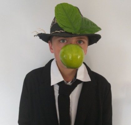 RevisiteMagritte.jpg